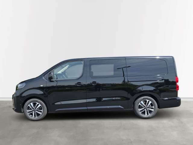 Fahrzeugbild eines Peugeot Traveller