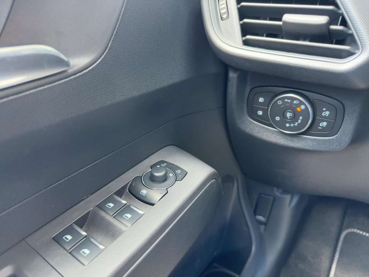 Fahrzeugbild eines Ford Tourneo Courier