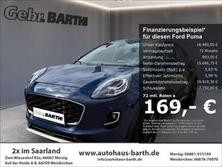 Schräge Frontansicht auf einen Ford Puma , freigestellt