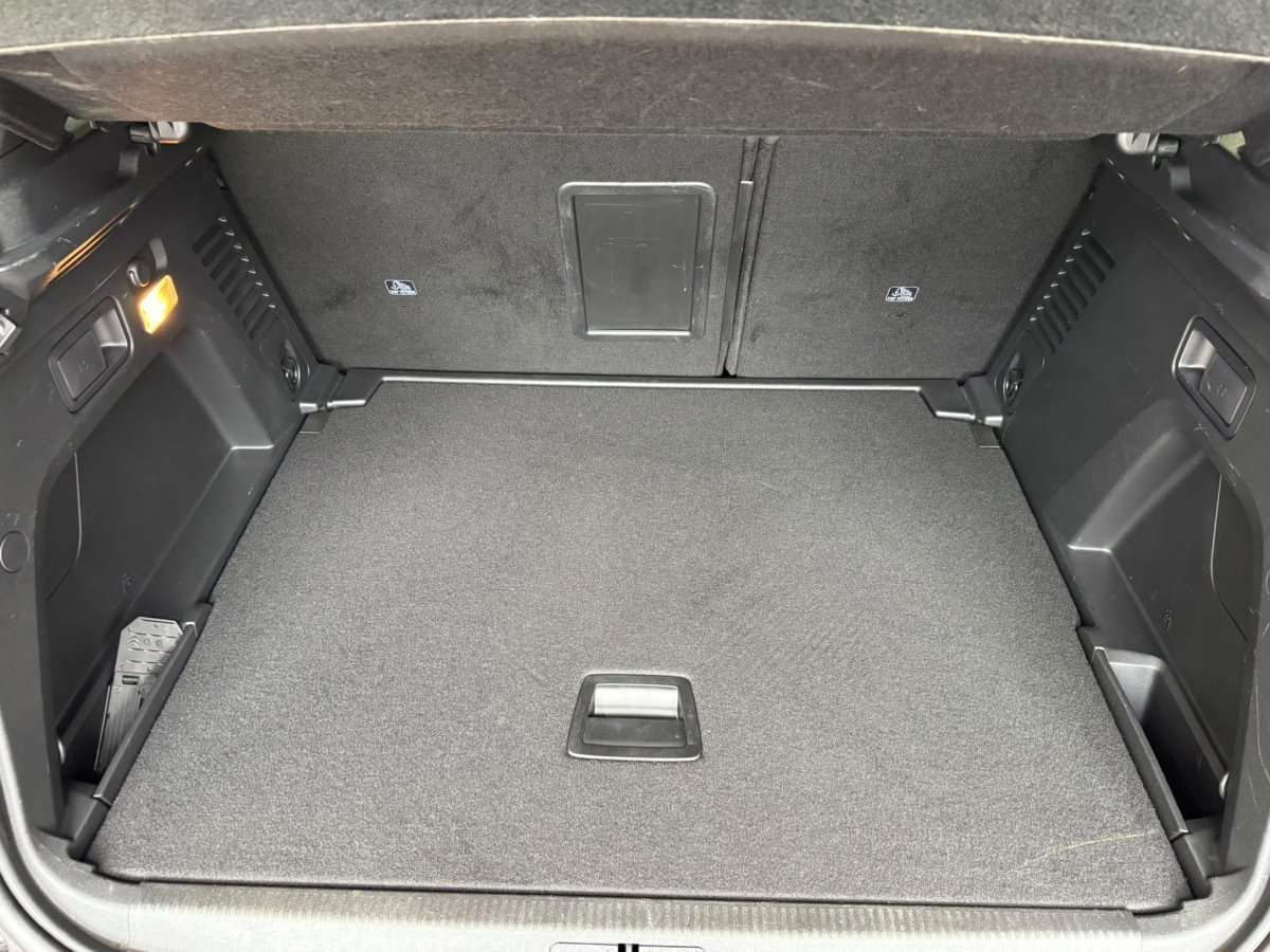Fahrzeugbild eines Peugeot 3008