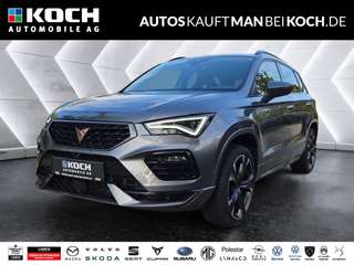 Schräge Frontansicht auf einen CUPRA Ateca , freigestellt