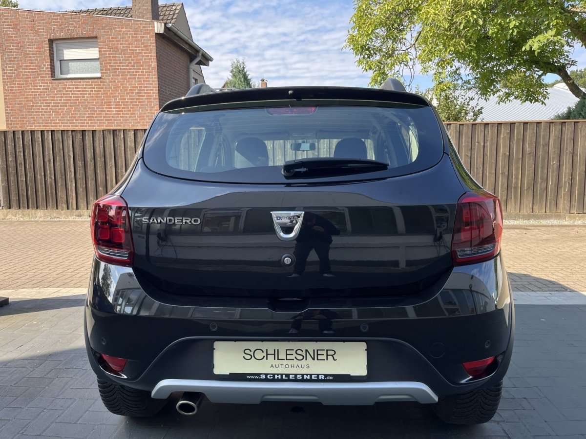 Fahrzeugbild eines Dacia Sandero