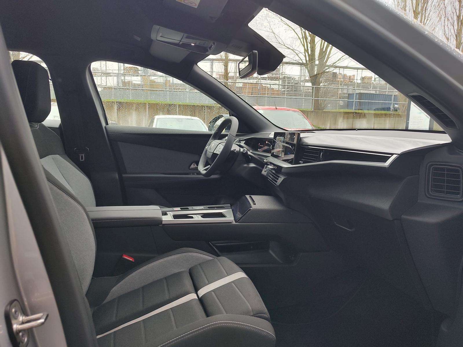 Fahrzeugbild eines Opel Grandland X