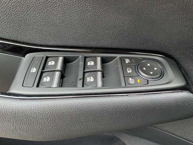 Fahrzeugbild eines Renault Rafale