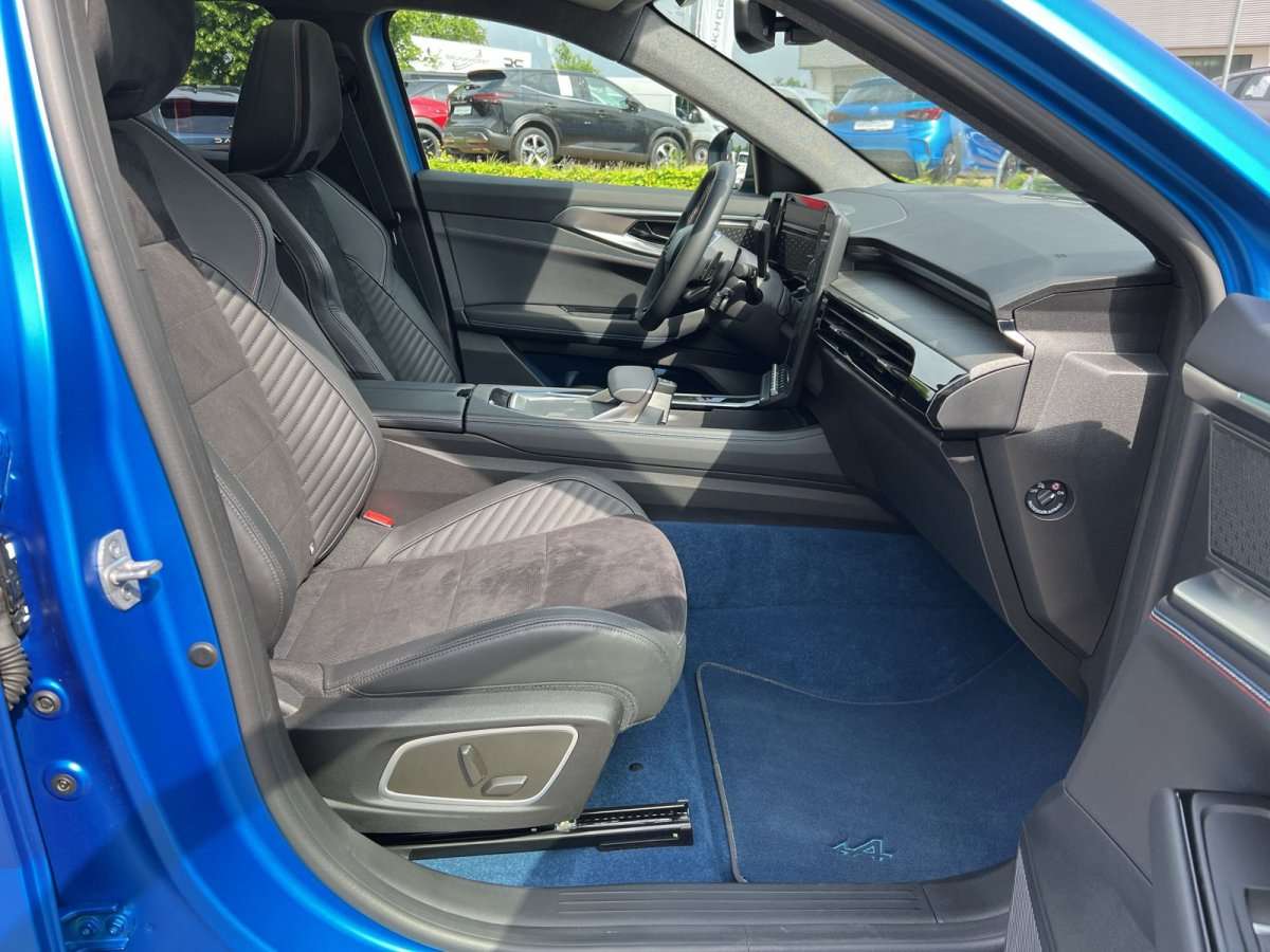 Fahrzeugbild eines Renault Rafale