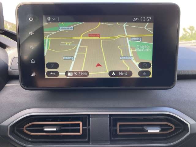 Fahrzeugbild eines Dacia Sandero