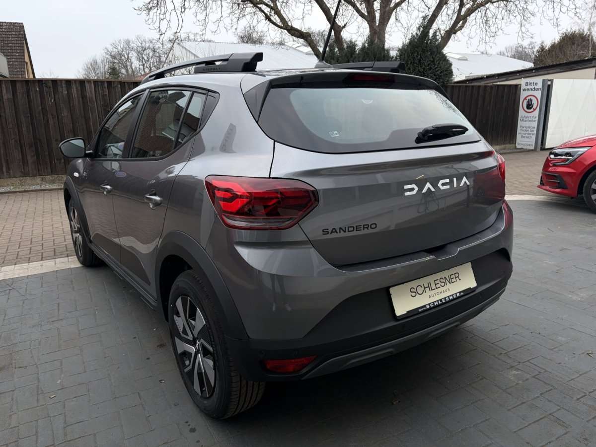 Fahrzeugbild eines Dacia Sandero