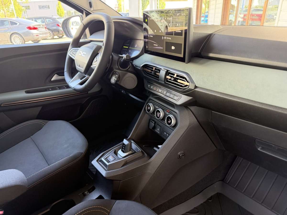 Fahrzeugbild eines Dacia Sandero