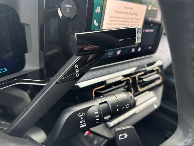 Fahrzeugbild eines Renault 4 E-TECH