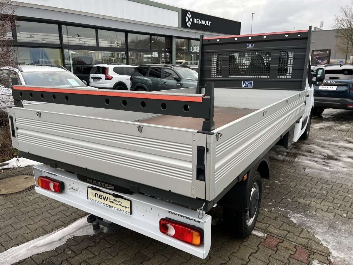Fahrzeugbild eines Renault Master