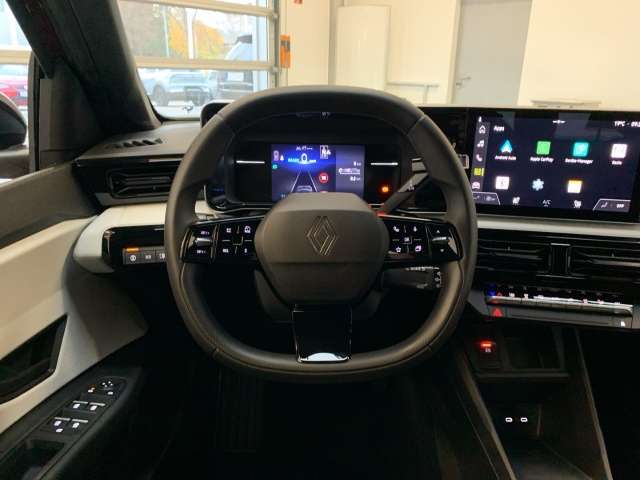 Fahrzeugbild eines Renault 4 E-TECH