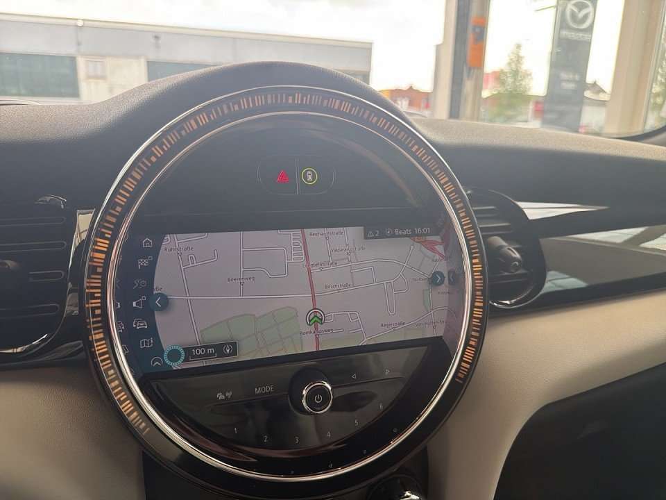 Fahrzeugbild eines MINI COOPER