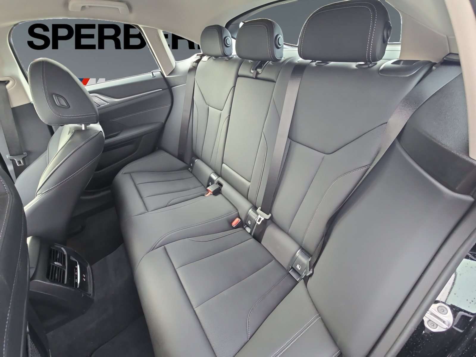 Fahrzeugbild eines BMW i4