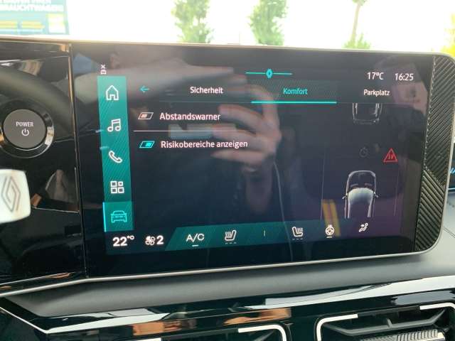 Fahrzeugbild eines Renault 4 E-TECH