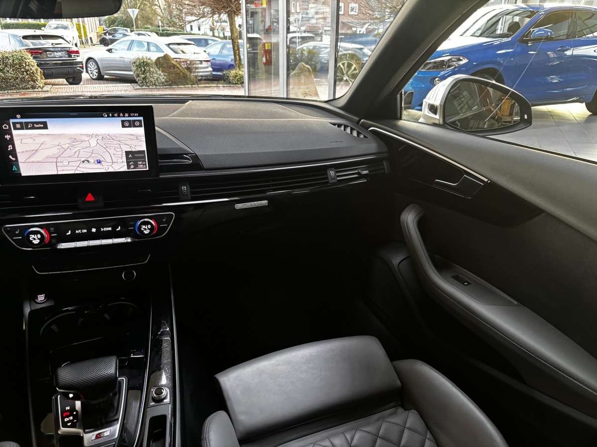 Fahrzeugbild eines Audi S4