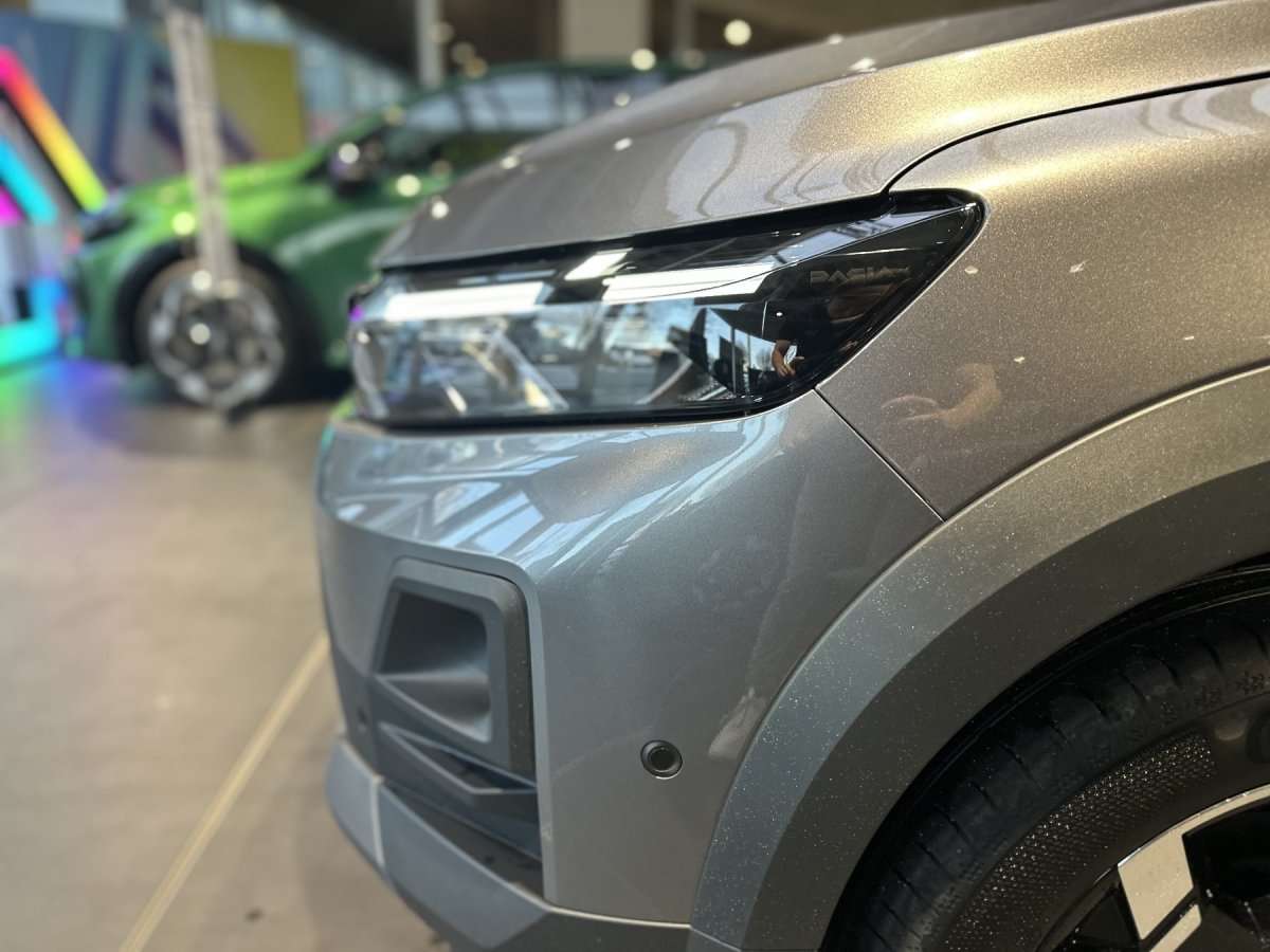 Fahrzeugbild eines Dacia Jogger