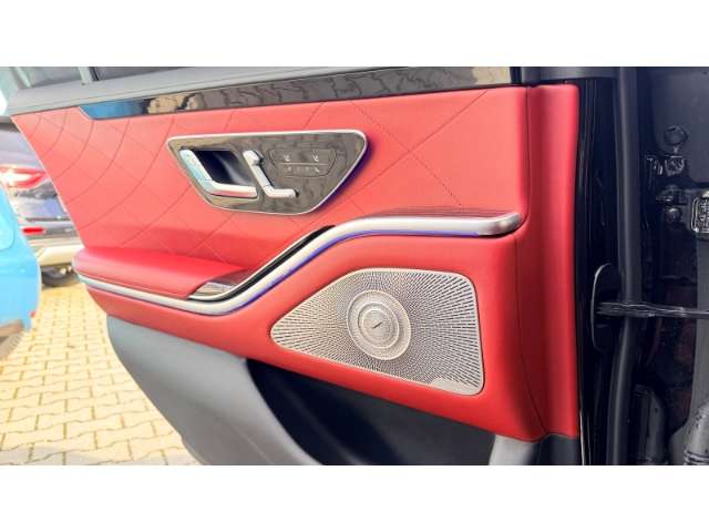 Fahrzeugbild eines Mercedes-Benz S-Klasse