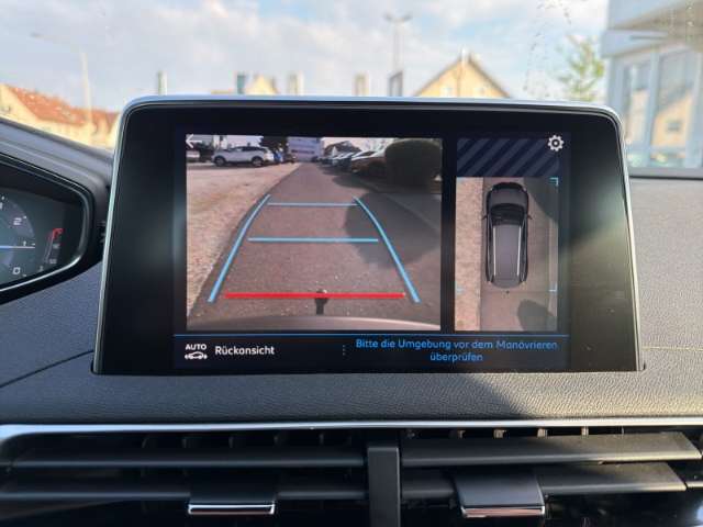 Fahrzeugbild eines Peugeot 5008