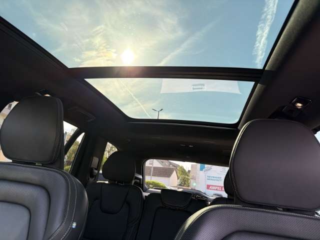 Fahrzeugbild eines Volvo XC90