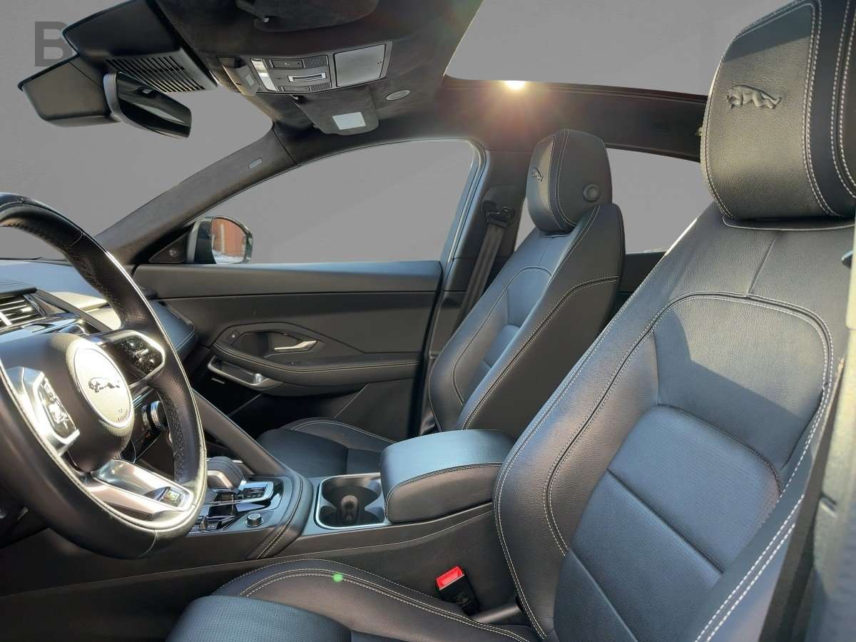 Fahrzeugbild eines Jaguar E-PACE