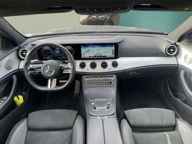 Fahrzeugbild eines Mercedes-Benz E-Klasse