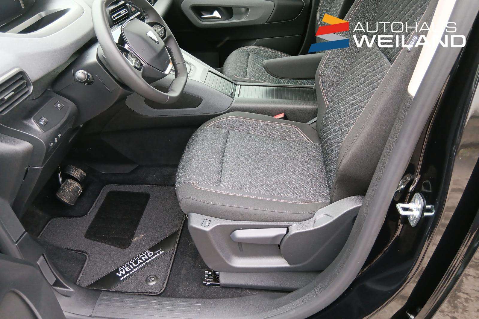 Fahrzeugbild eines Peugeot e-Rifter