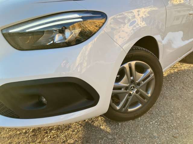 Fahrzeugbild eines Mercedes-Benz Citan