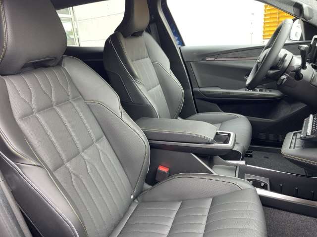 Fahrzeugbild eines Renault Scenic E-TECH