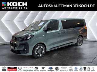 Schräge Frontansicht auf einen Opel Zafira , freigestellt
