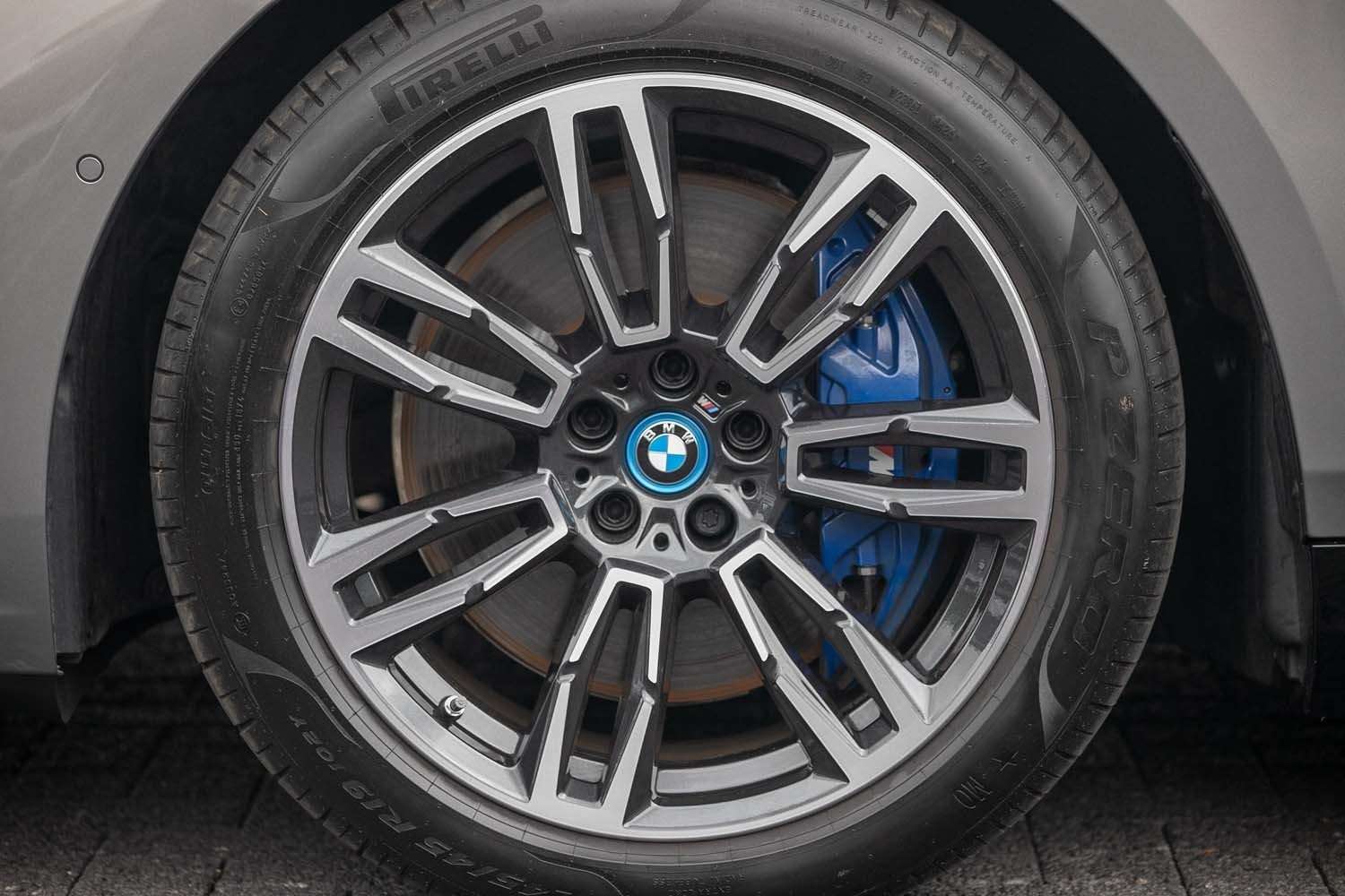 Fahrzeugbild eines BMW i5