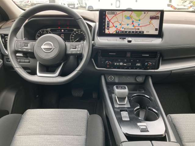 Fahrzeugbild eines Nissan X-TRAIL