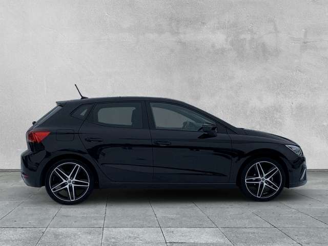 Fahrzeugbild eines SEAT Ibiza