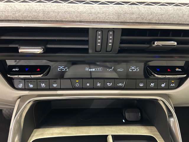 Fahrzeugbild eines Mazda CX-60