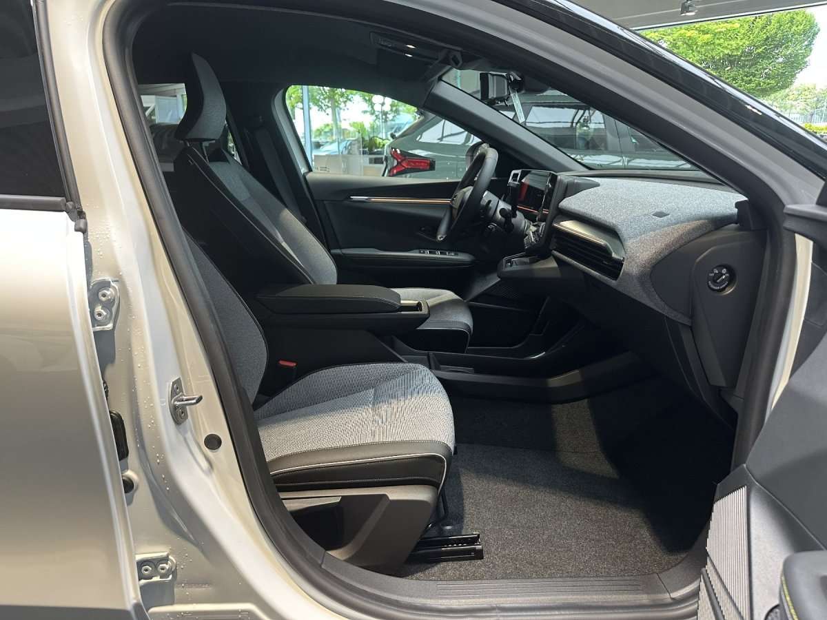 Fahrzeugbild eines Renault Megane E-TECH