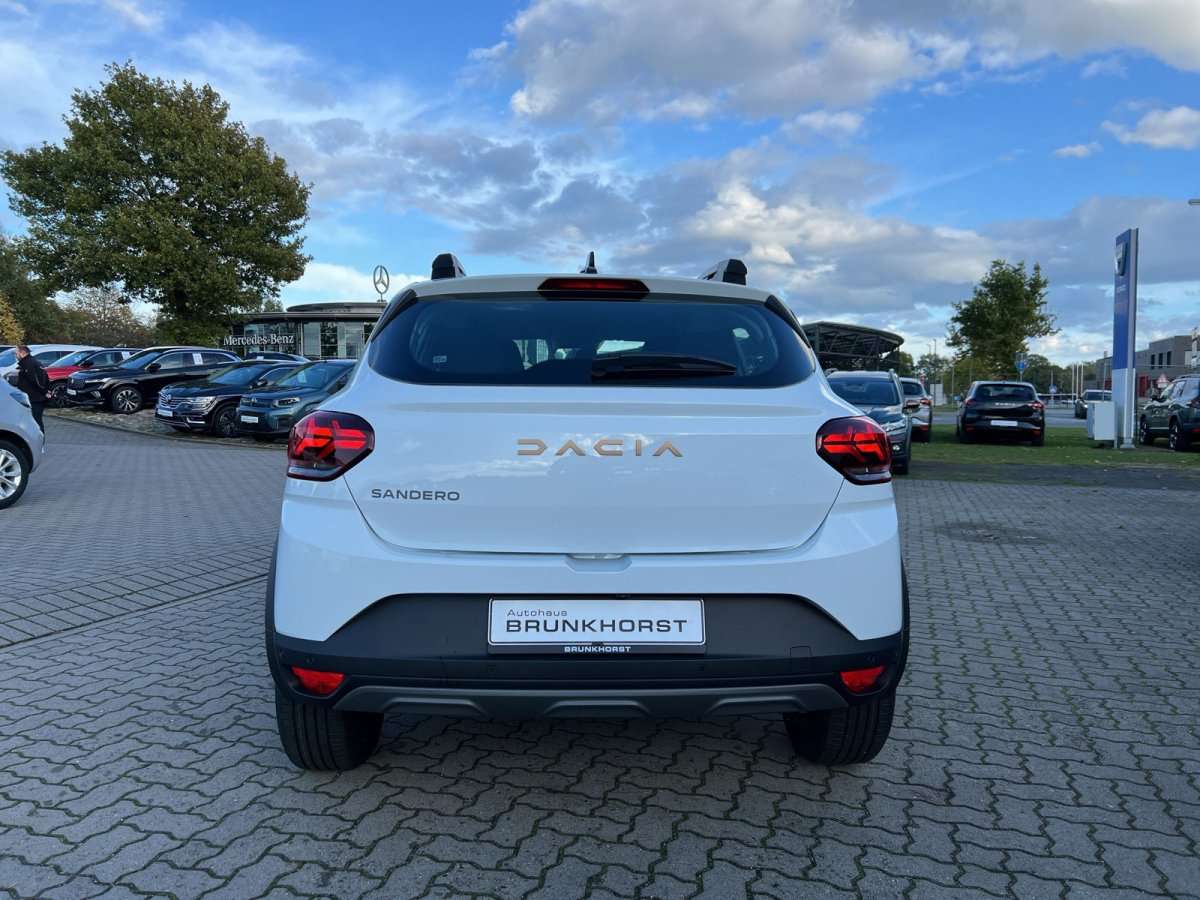 Fahrzeugbild eines Dacia Sandero