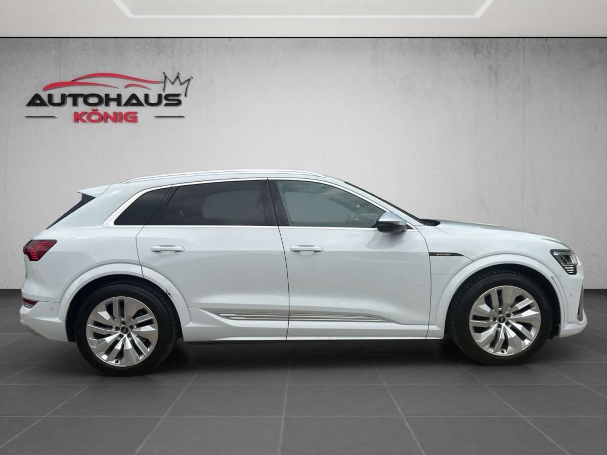 Fahrzeugbild eines Audi e-tron