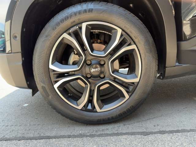 Fahrzeugbild eines Jeep Avenger