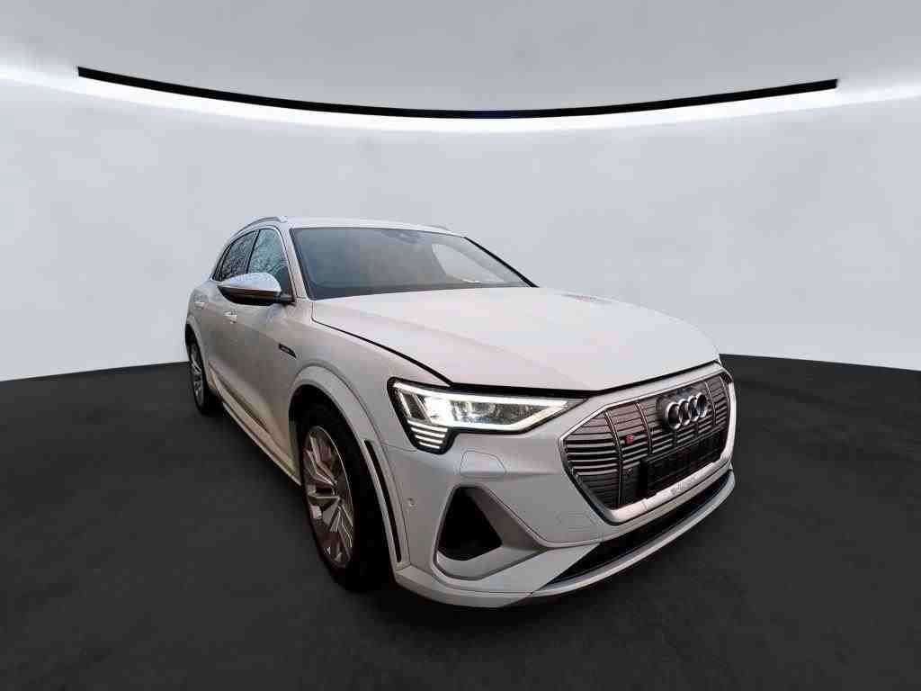 Fahrzeugbild eines Audi e-tron