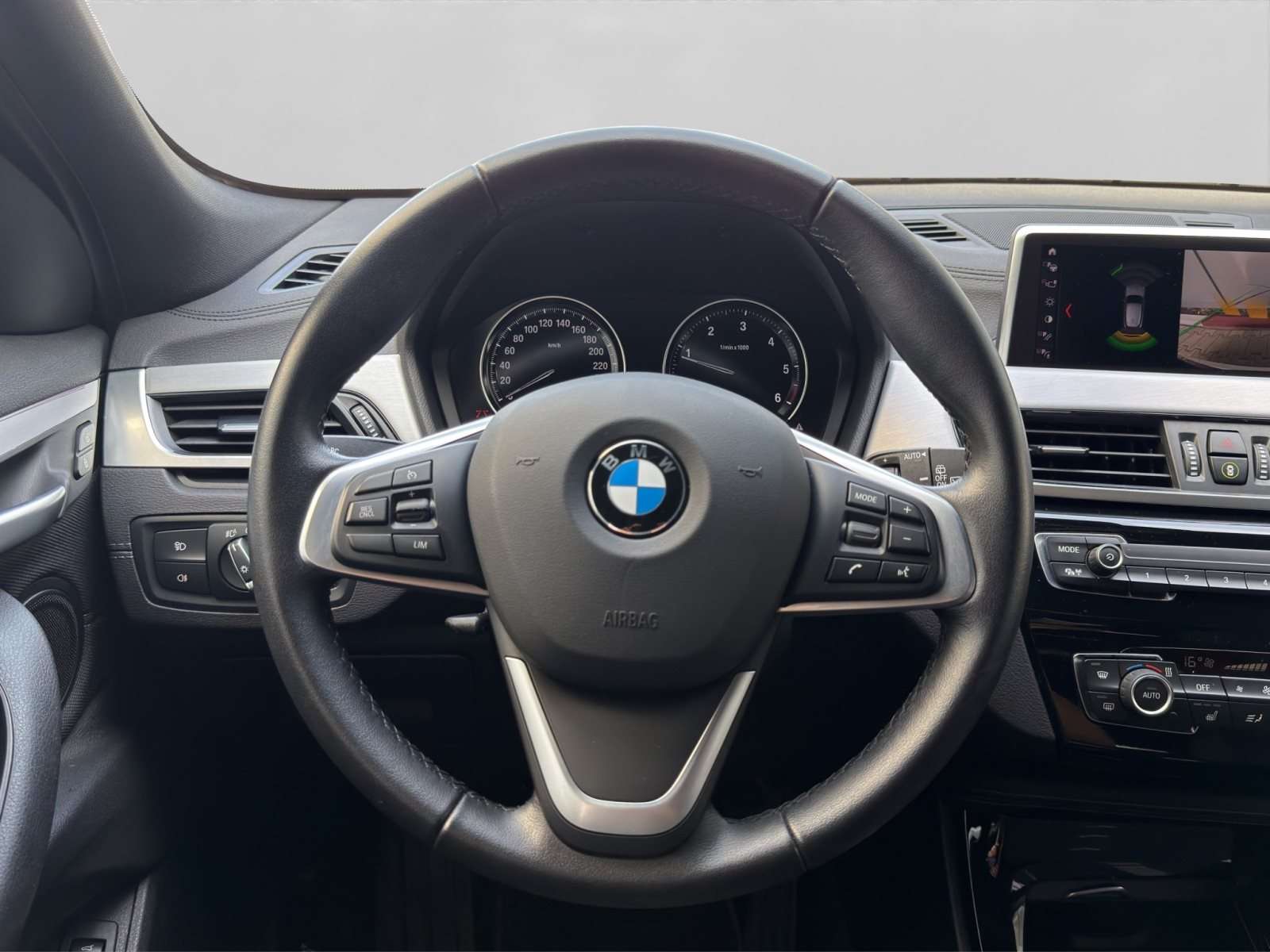 Fahrzeugbild eines BMW X2