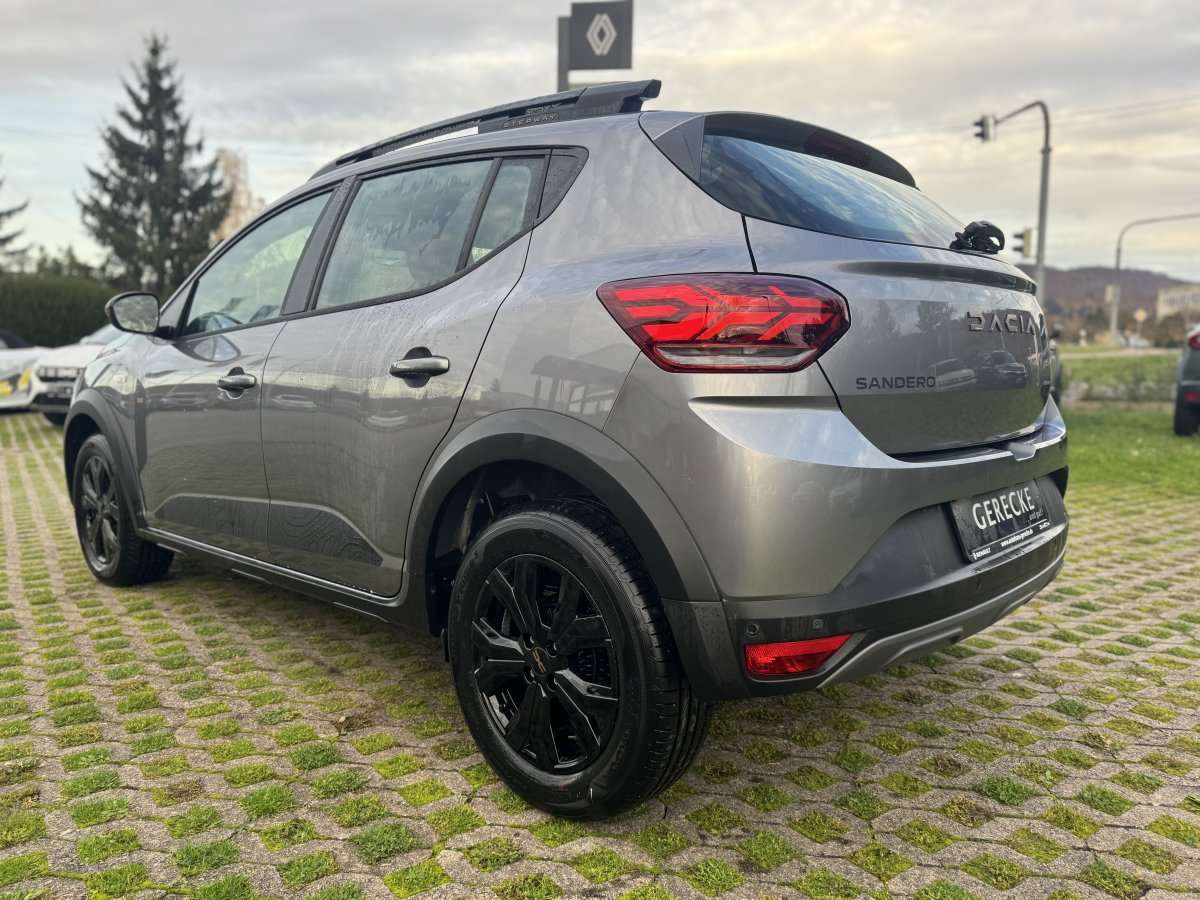 Fahrzeugbild eines Dacia Sandero