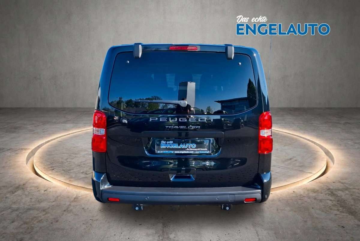 Fahrzeugbild eines Peugeot Traveller