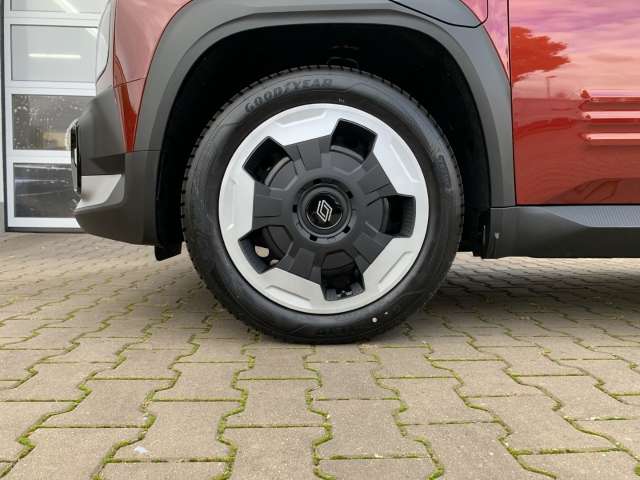 Fahrzeugbild eines Renault 4 E-TECH