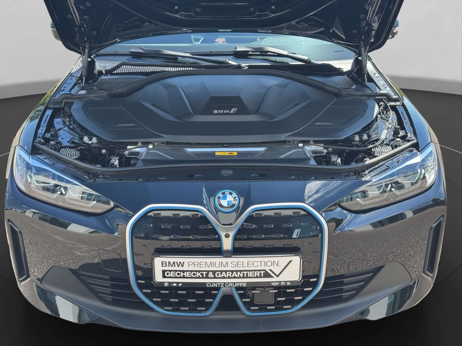 Fahrzeugbild eines BMW i4
