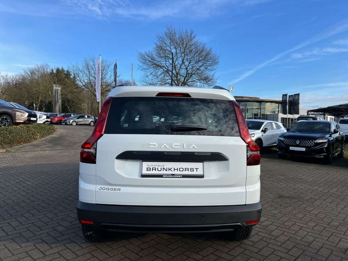 Fahrzeugbild eines Dacia Jogger