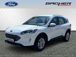 Schräge Frontansicht auf einen Ford Kuga , freigestellt