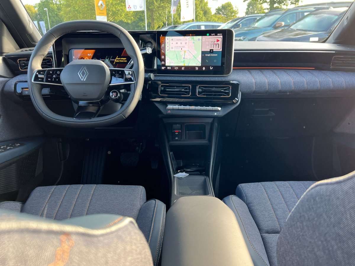 Fahrzeugbild eines Renault 4 E-TECH