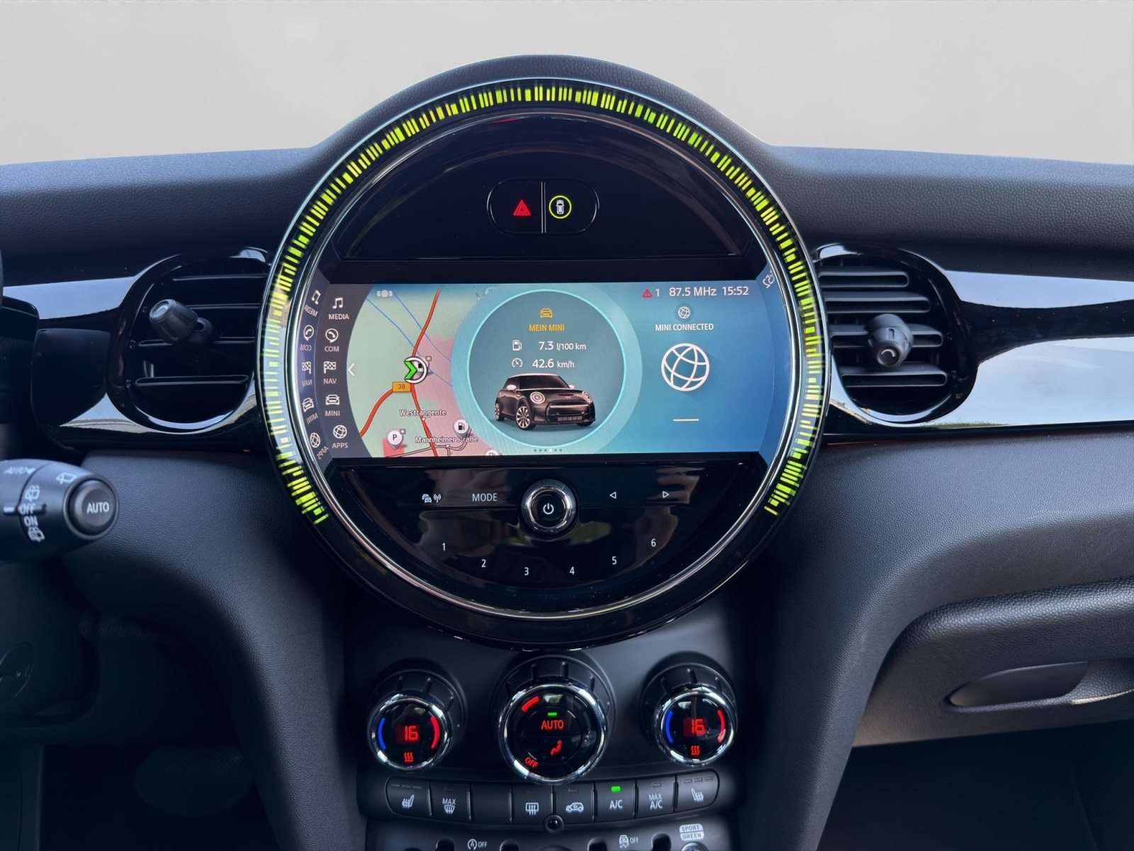 Fahrzeugbild eines MINI COOPER