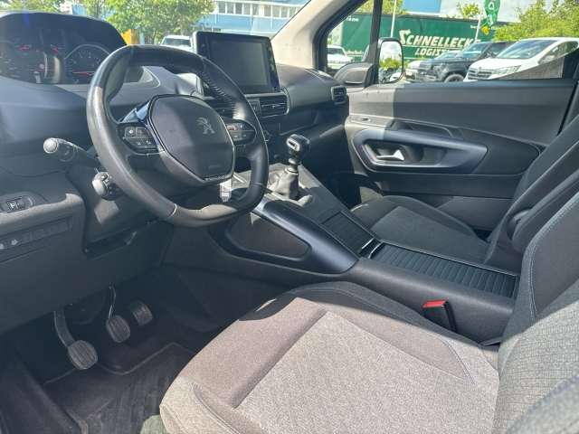 Fahrzeugbild eines Peugeot Rifter