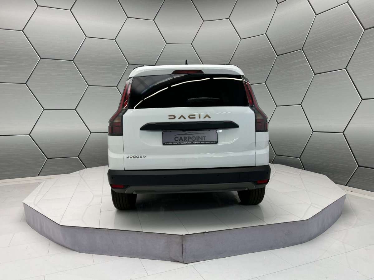Fahrzeugbild eines Dacia Jogger