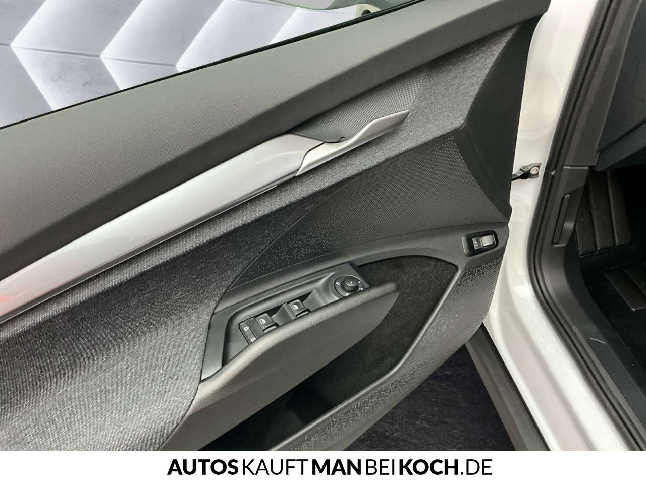 Fahrzeugbild eines Skoda ELROQ